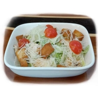 Салат Цезарь с креветками